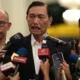 Di Tengah Kenaikan BBM, Luhut Sebut Pemerintah Rencanakan Skema Bantuan Sosial Rp5,4 Juta per Orang