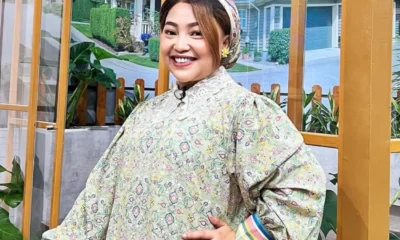 Bikin Haru! Anak Mpok Alpa Bawa Rapor ke Makam Sang Ibu