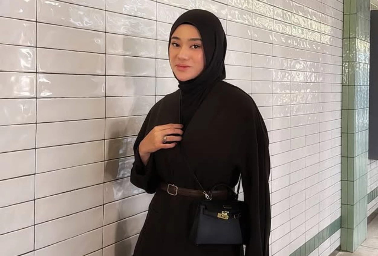 Clara Shinta Buka Suara soal Viralnya Foto Tanpa Hijab