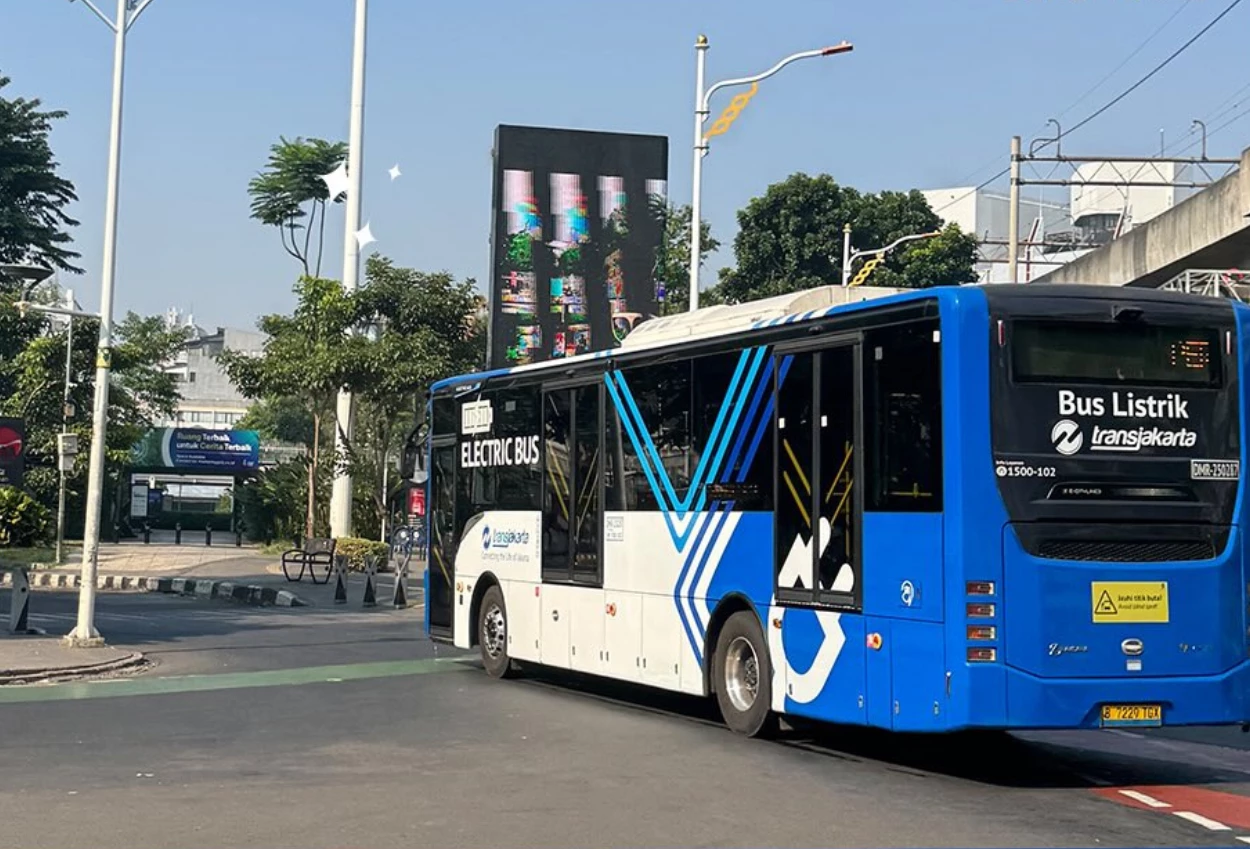 HUT Jakarta! Naik Transportasi Umum Hari Ini Hanya 1 Rupiah
