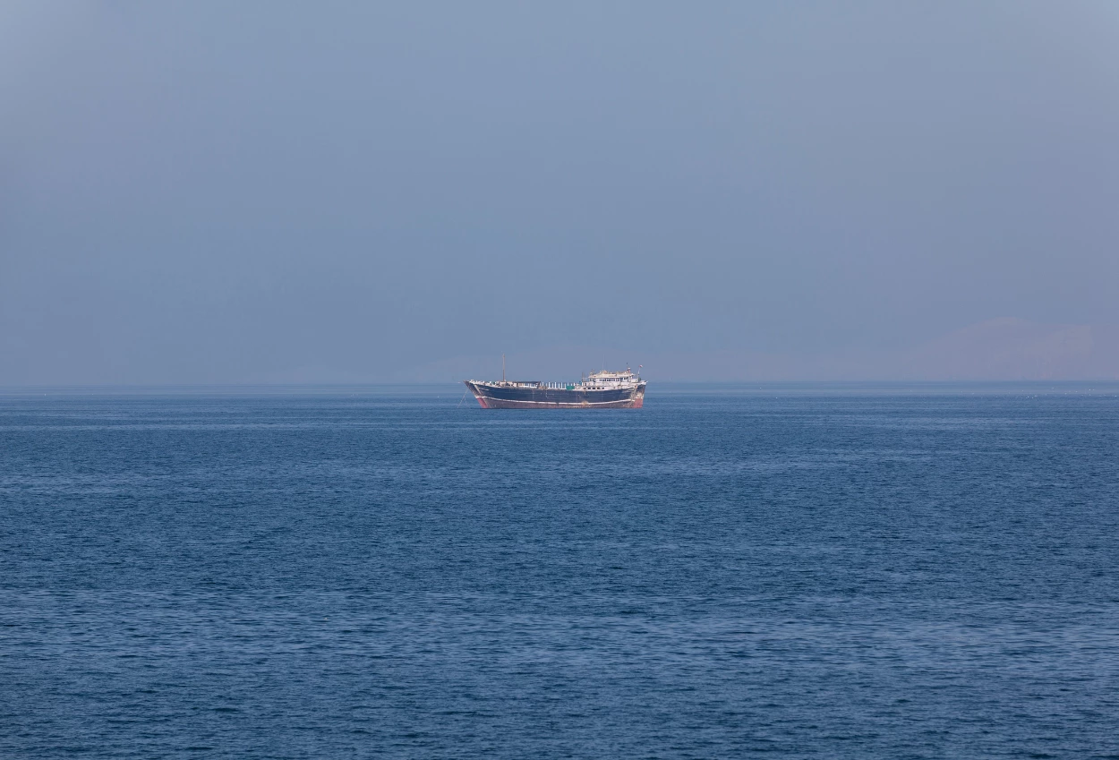 Iran Kembali Tutup Selat Hormuz, Ancam Tembak Kapal yang Nekat Melintas