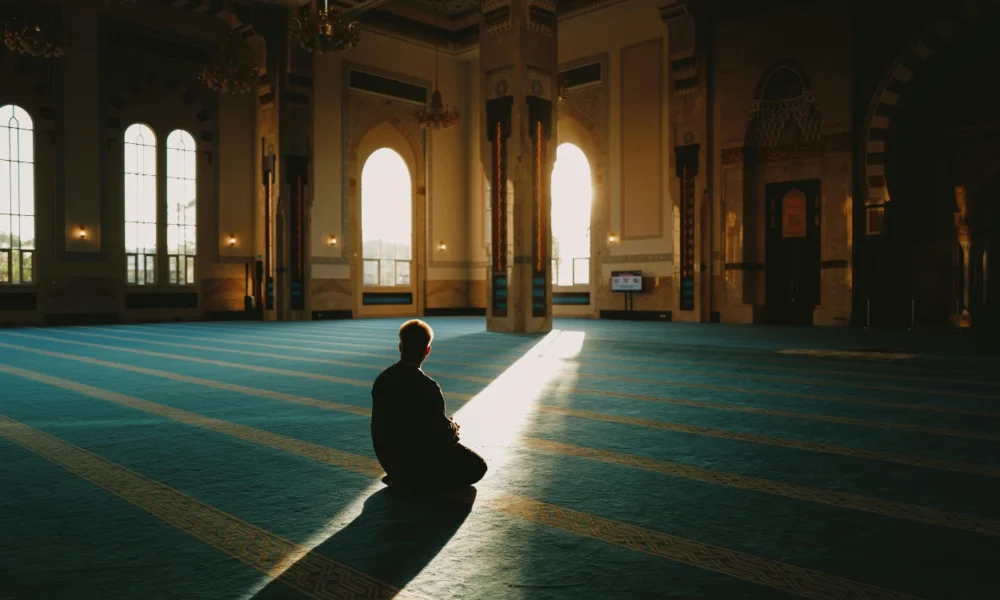 Khutbah Jumat Bulan Muharram tentang Hijrah, FOMO, dan Media Sosial