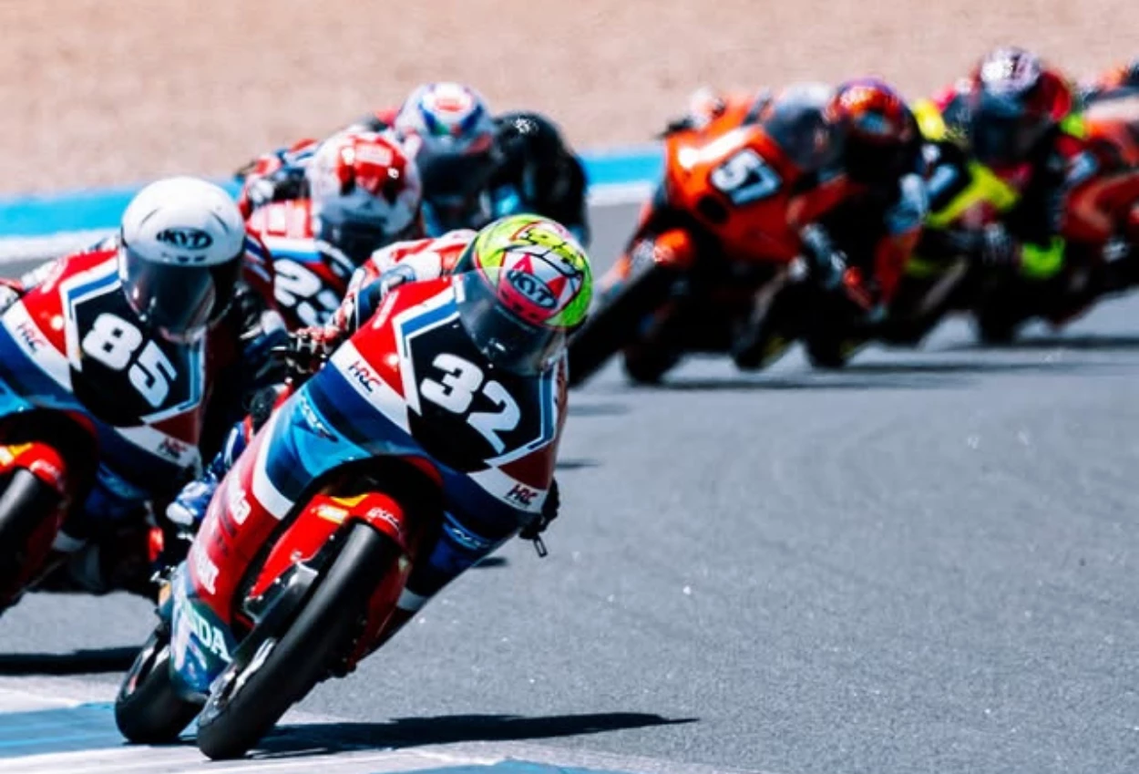 Kiandra Ramadhipa Raih Podium Pertama di Ajang Moto3 Junior World Championship