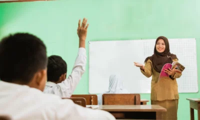 Mendikdasmen Tunjangan Guru Non ASN Naik Rp2 Juta!
