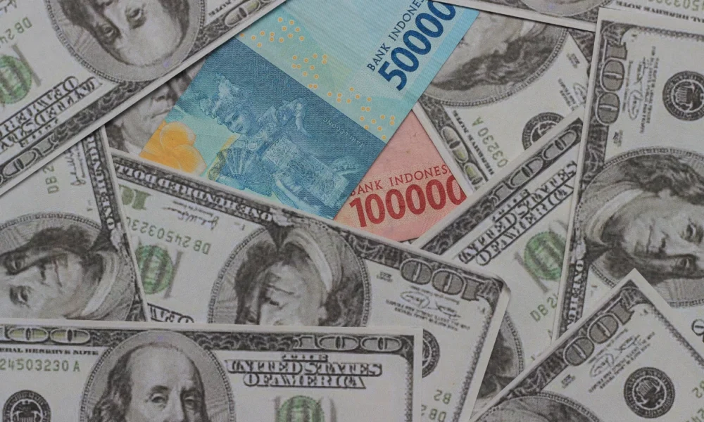Mengapa Rupiah Bisa Melemah terhadap Dolar AS