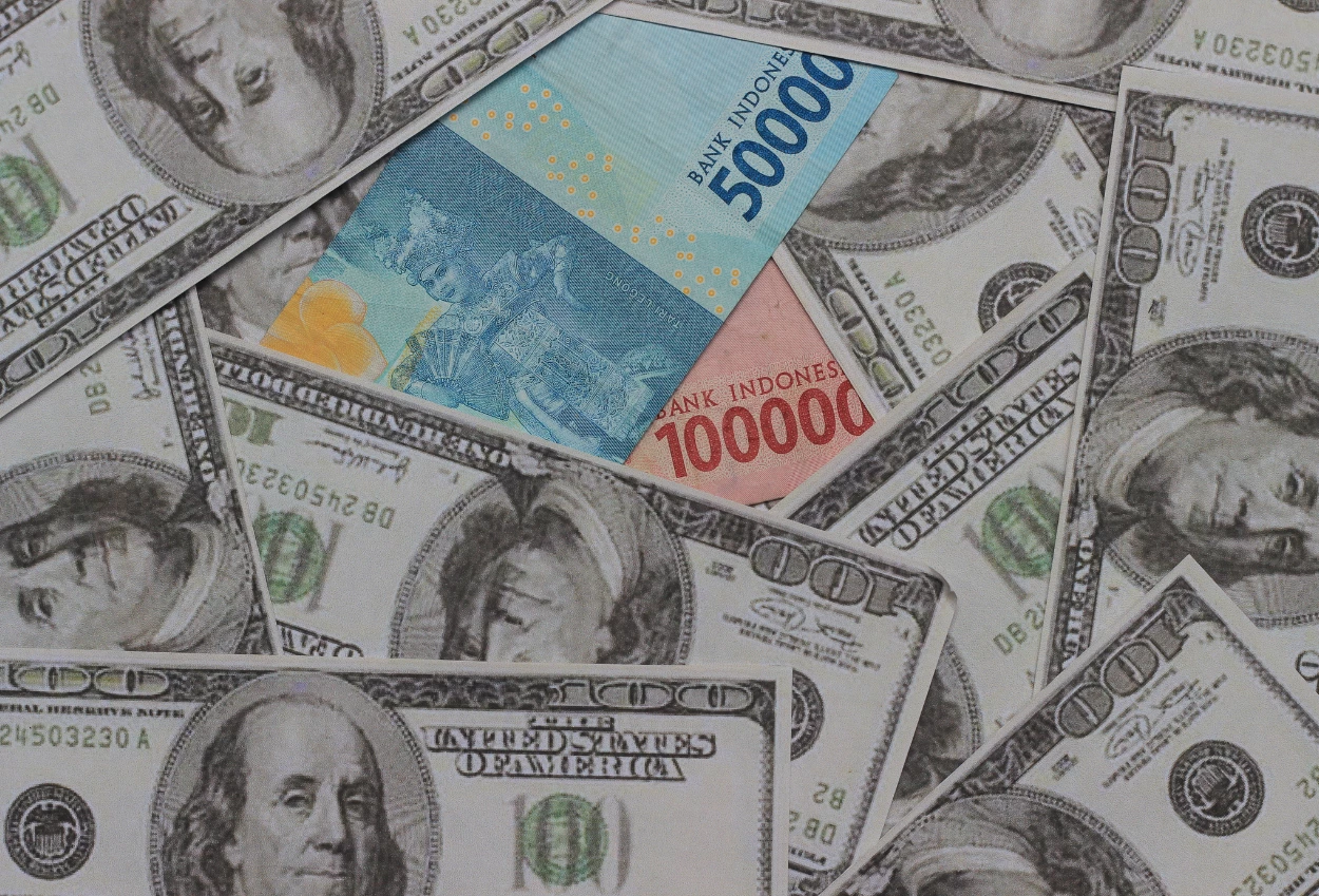 Mengapa Rupiah Bisa Melemah terhadap Dolar AS