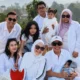 Momen Kebersamaan Ayu Ting Ting dan Keluarga Liburan bareng Kevin Gusnadi di Kebun Teh (1)