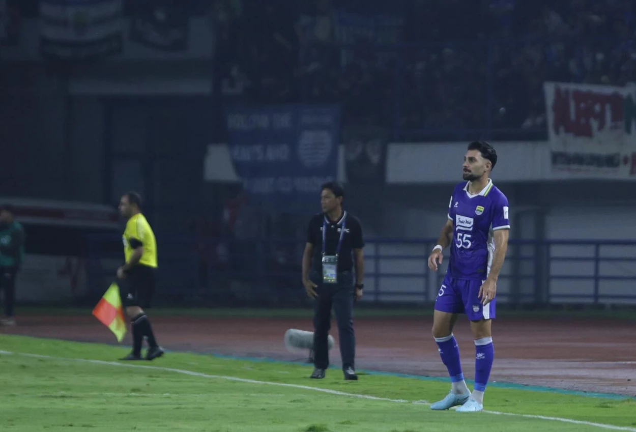 Peluang Bek Persib Frans Putros Tampil di Piala Dunia Tersisa 1 Laga