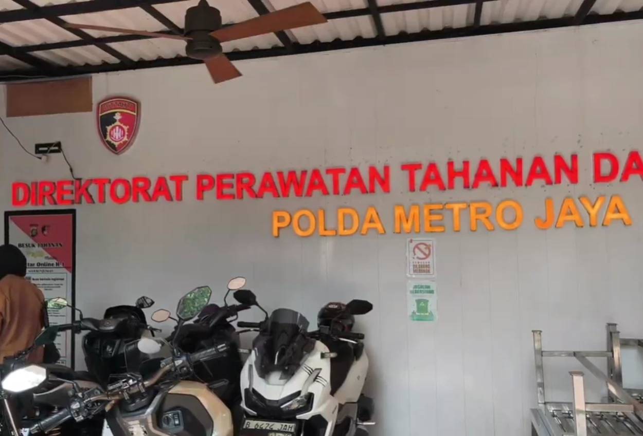 Polisi Beberkan Alasan Tangkap Roy Suryo dan Dokter Tifa di Kasus Ijazah Jokowi