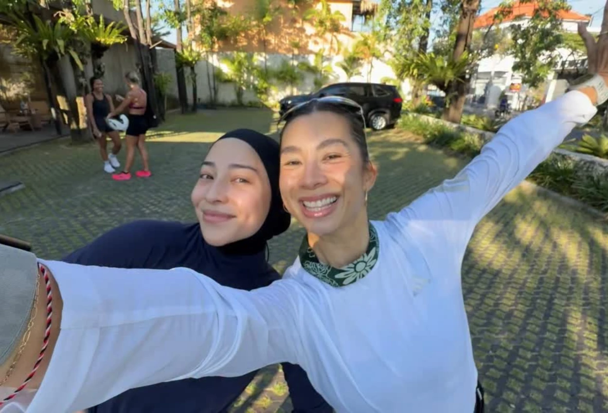 Potret Nikita Willy Lari bareng Jennifer Bachdim, Konsisten Pakai Busana Tertutup