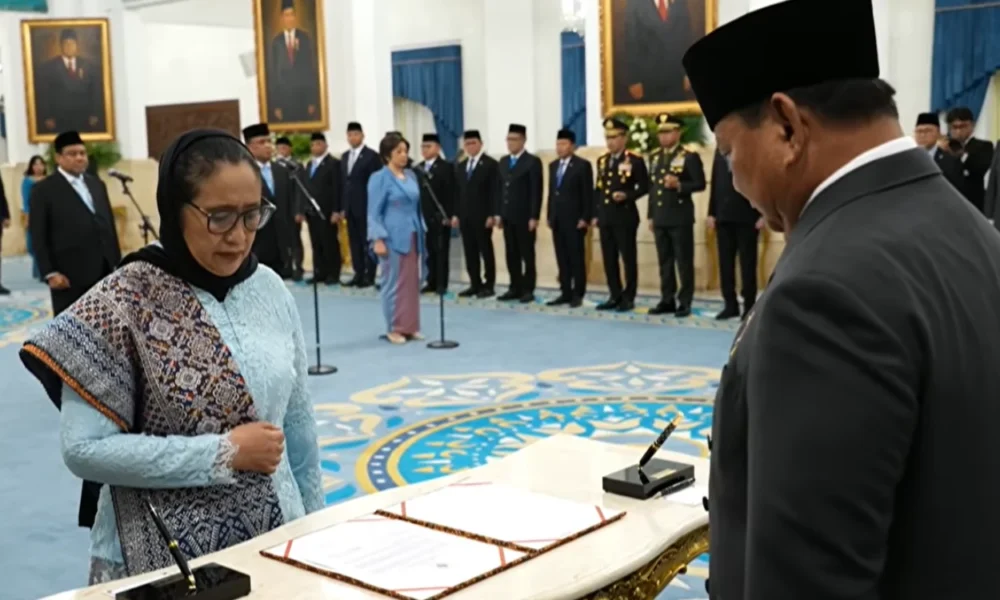 Prabowo Resmi Lantik Kepala dan Wakil Kepala BGN Baru di Istana Negara