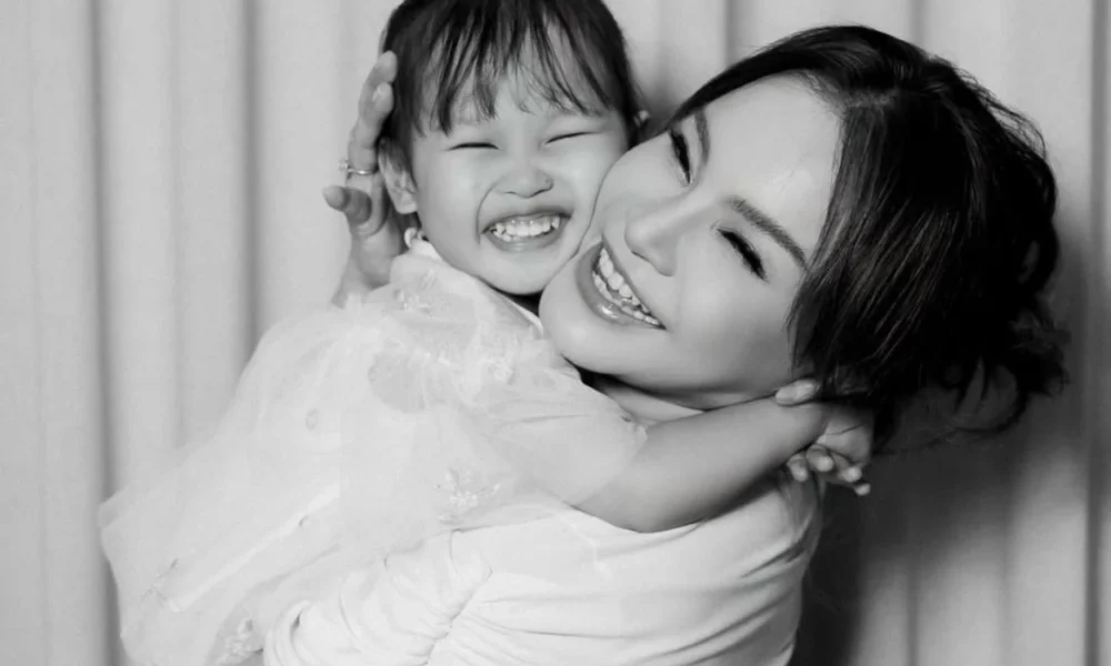 Rossa Unggah Foto dengan Anak Perempuan Namaku Raina, Aku Anak Ibu Rossa