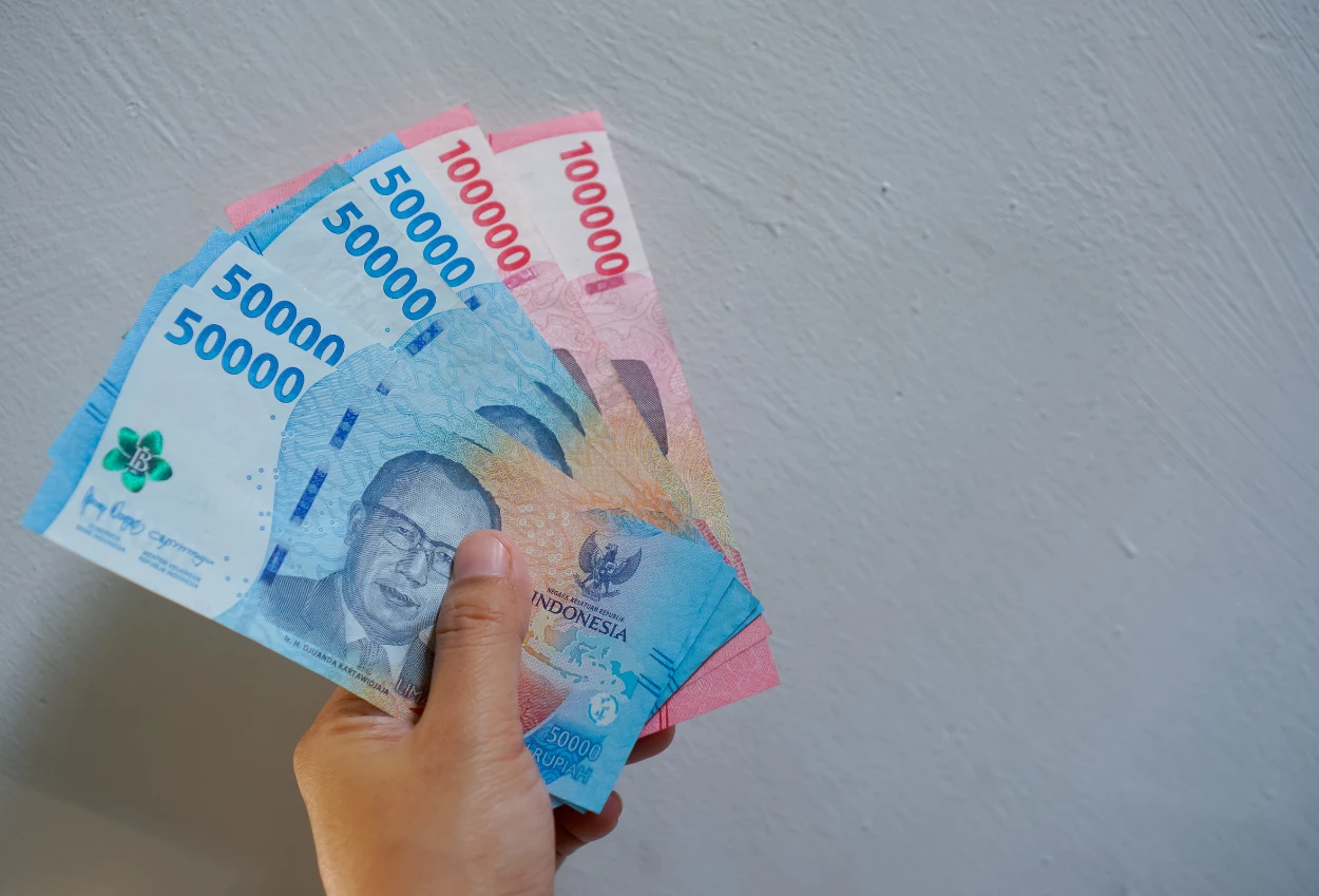 Rupiah Hari Ini 11 Juni 2026 Fluktuatif Tinggalkan Level Rp18.000 per Dolar