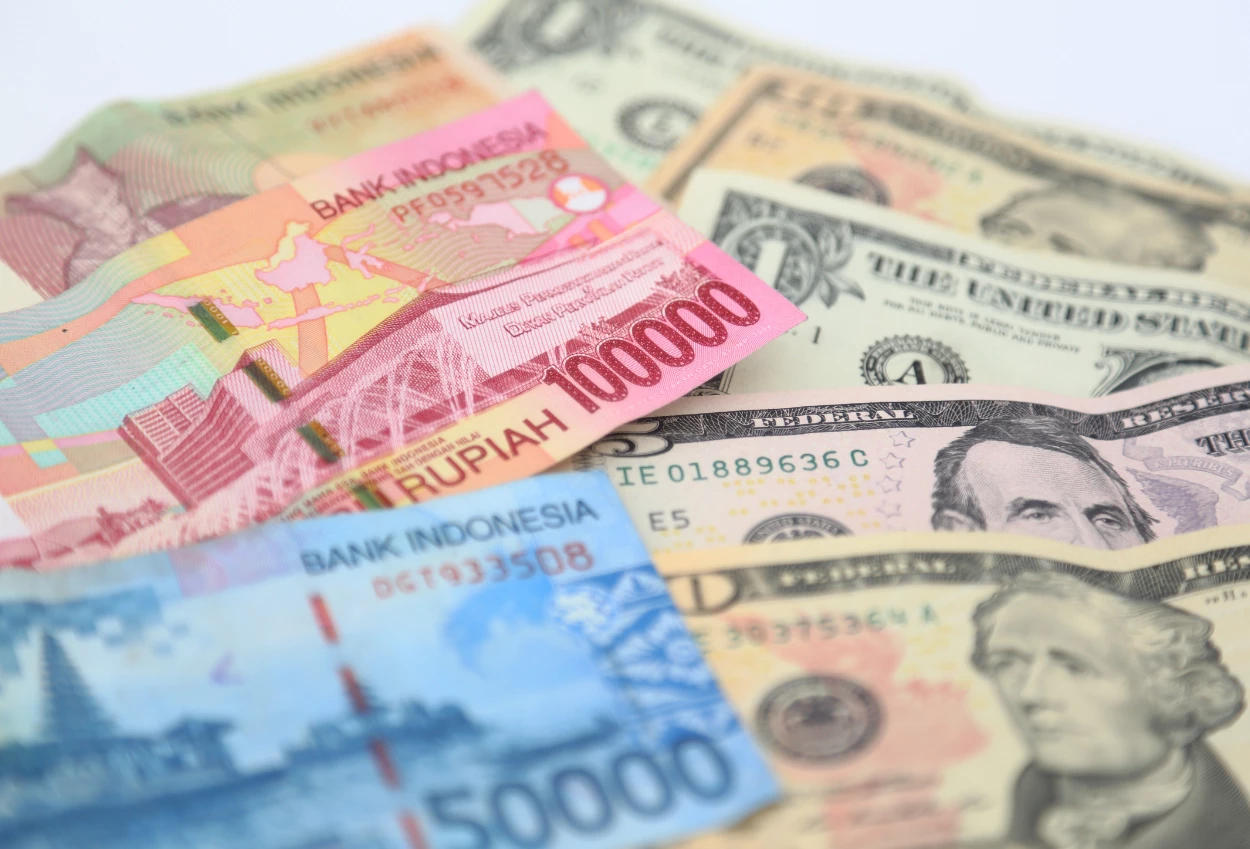 Rupiah Hari Ini 12 Juni 2026 Stagnan di Level Rp17.900 per Dolar