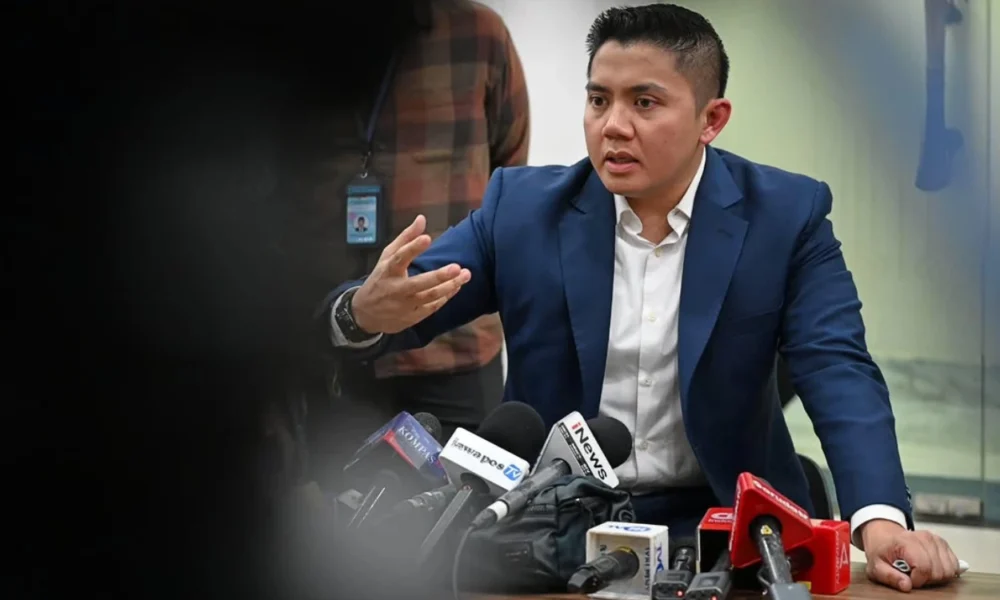 Seskab Teddy Buka Suara soal Biaya Lawatan Prabowo ke Luar Negeri