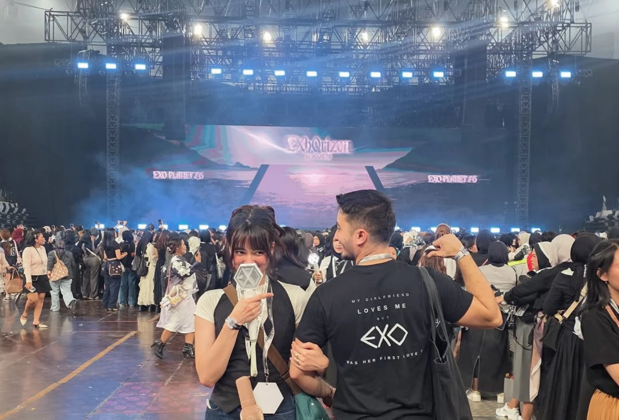 Temani Mawar Eva Nonton EXO, Bryan Domani Pakai Kaus Tulisan Romantis Ini