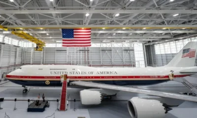 Trump Pamer Pesawat Air Foce One, Hadiah dari Presiden Qatar