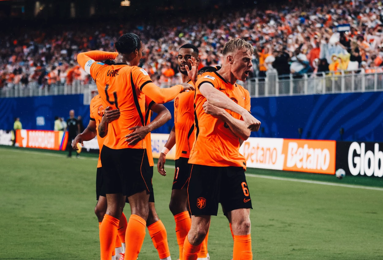 Tunisia vs Belanda 1 3 Gol Brobbey dan Van Hecke Bawa Belanda Juara Grup F