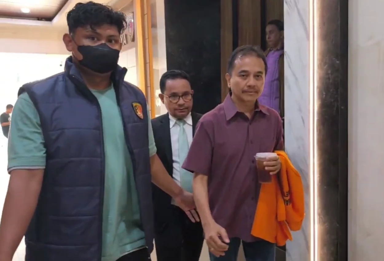 Usai Dijemput, Roy Suryo dan Dokter Tifa Masuk Sel Tahanan