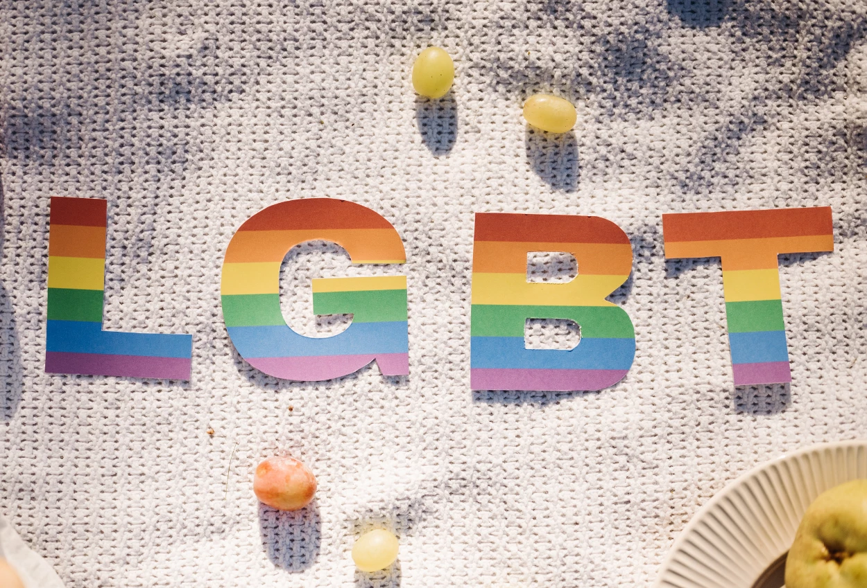 Viral! Hiburan Malam di Karawang Diduga jadi Tempat Pesta Gay