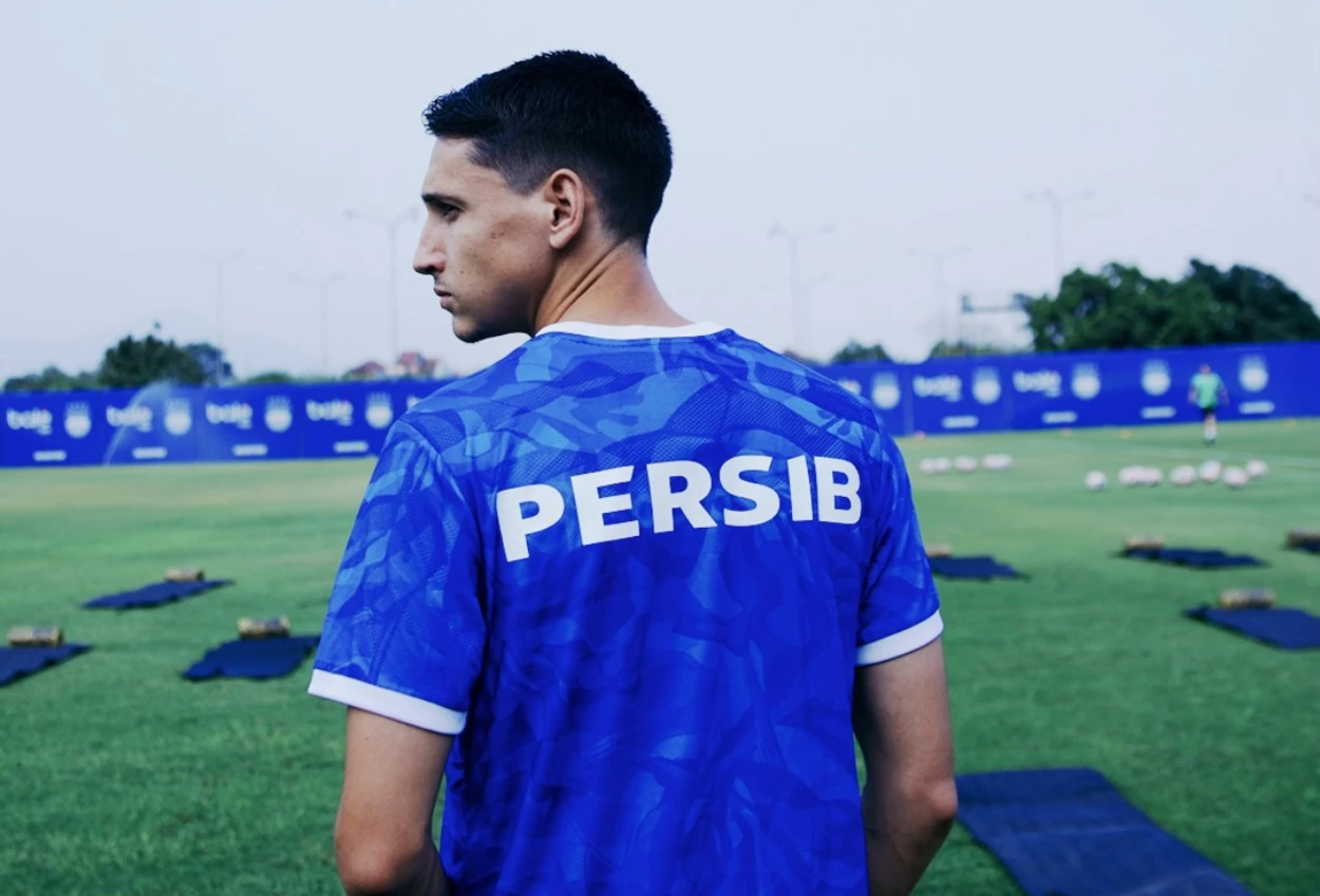 Alasan Luka Menalo Pilih Persib Bandung Persib adalah Klub Paling Terkenal di Asia Tenggara