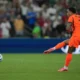 Anak Patrick Kluivert Gagal Eksekusi Penalti, Belanda Angkat Koper dari Piala Dunia