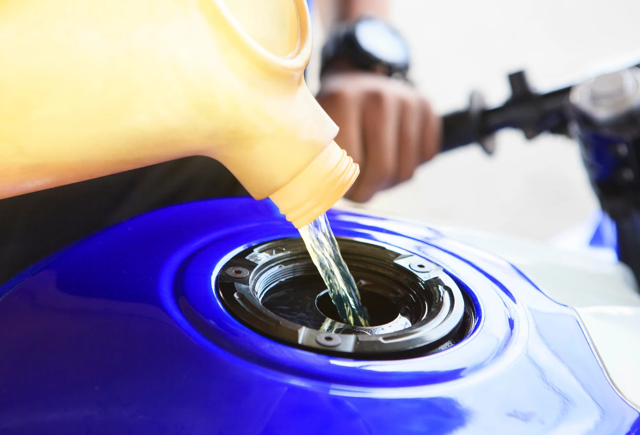 Apa Bedanya Oli Shell Biru dan Kuning untuk Motor Matic