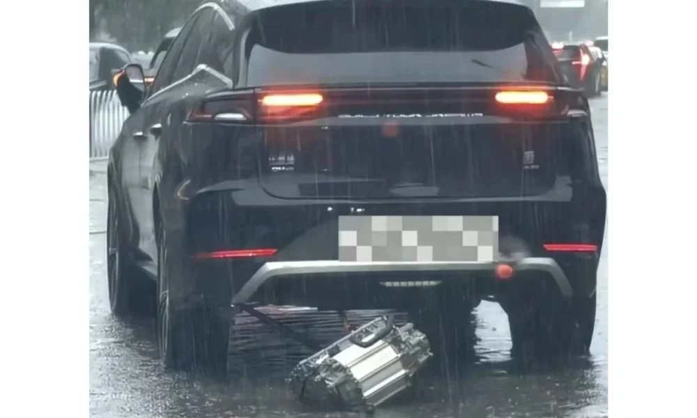BYD Ungkap Penyebab Komponen BYD Tang Lepas saat Terjang Banjir