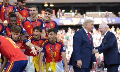 Donald Trump Ikut Bergabung di Atas Panggung saat Perayaan Trofi Piala Dunia Spanyol