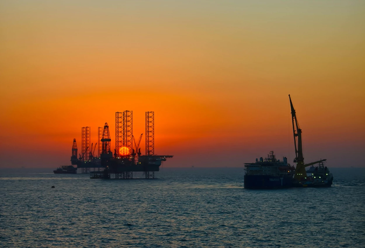 Harga Minyak Dunia Hari Ini 27 Juli 2026 Turun 5% usai AS Iran Menghentikan Serangan Sementara