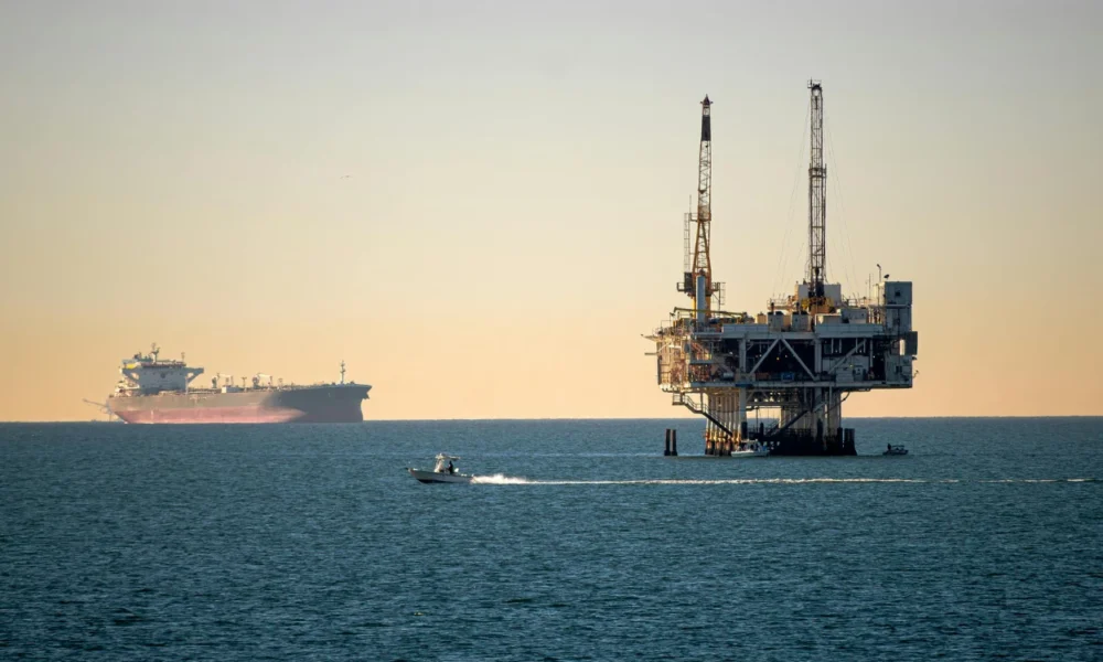 Harga Minyak Dunia Hari Ini 7 Juli 2026 Menguat Tipis usai Saudi Aramco Pangkas Harga Minyak untuk Asia