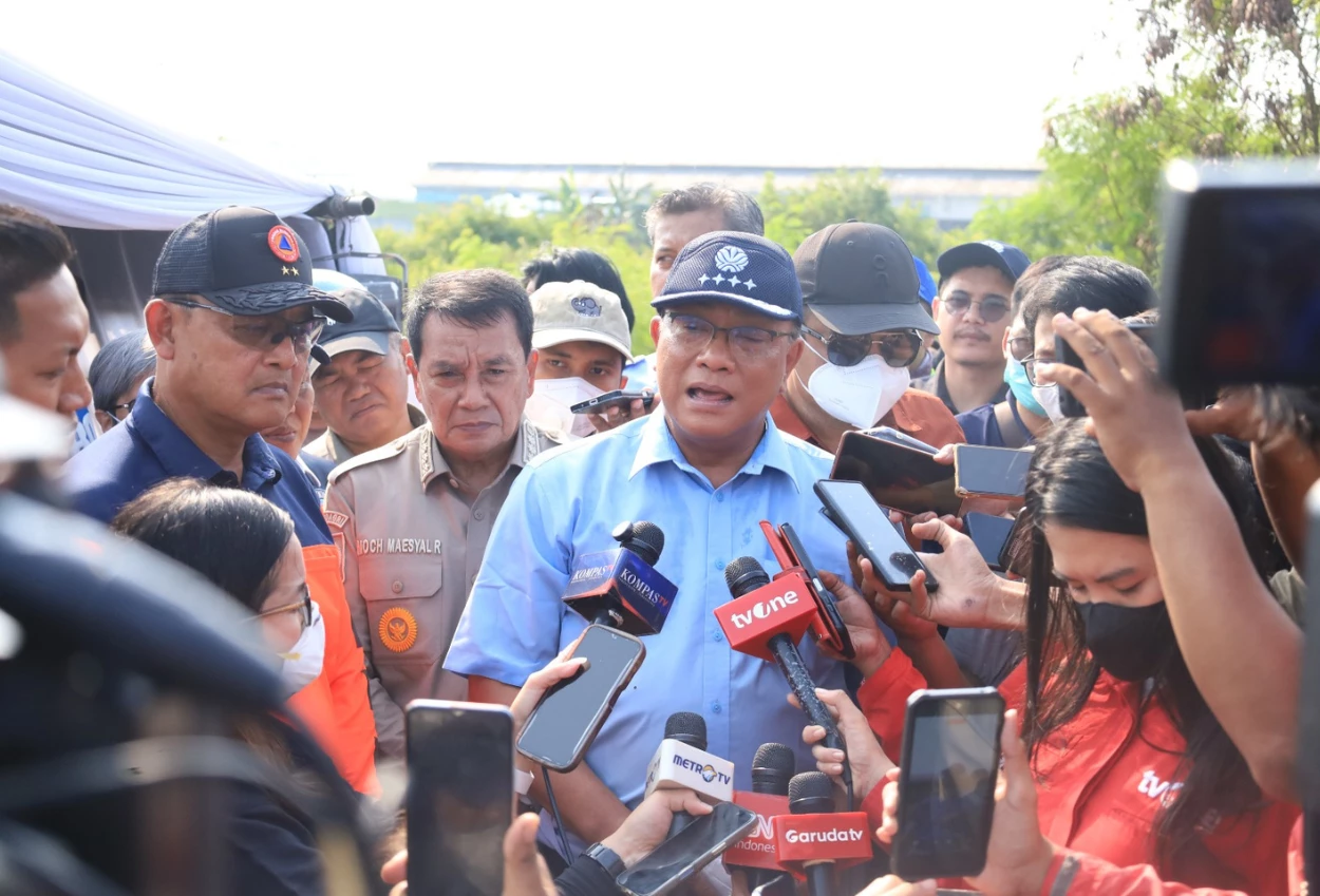 KLH Ungkap Dugaan Penyebab Kebakaran TPA Jatiwaringin selama Berhari hari