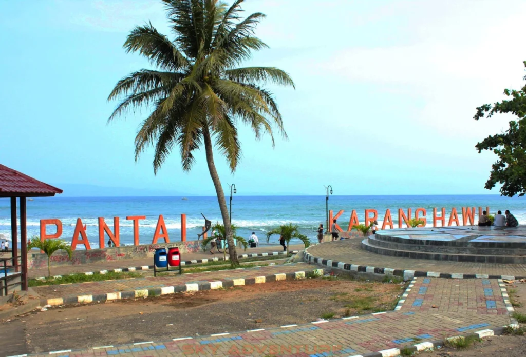 Karang Hawu Jadi Singgasana Nyi Roro Kidul