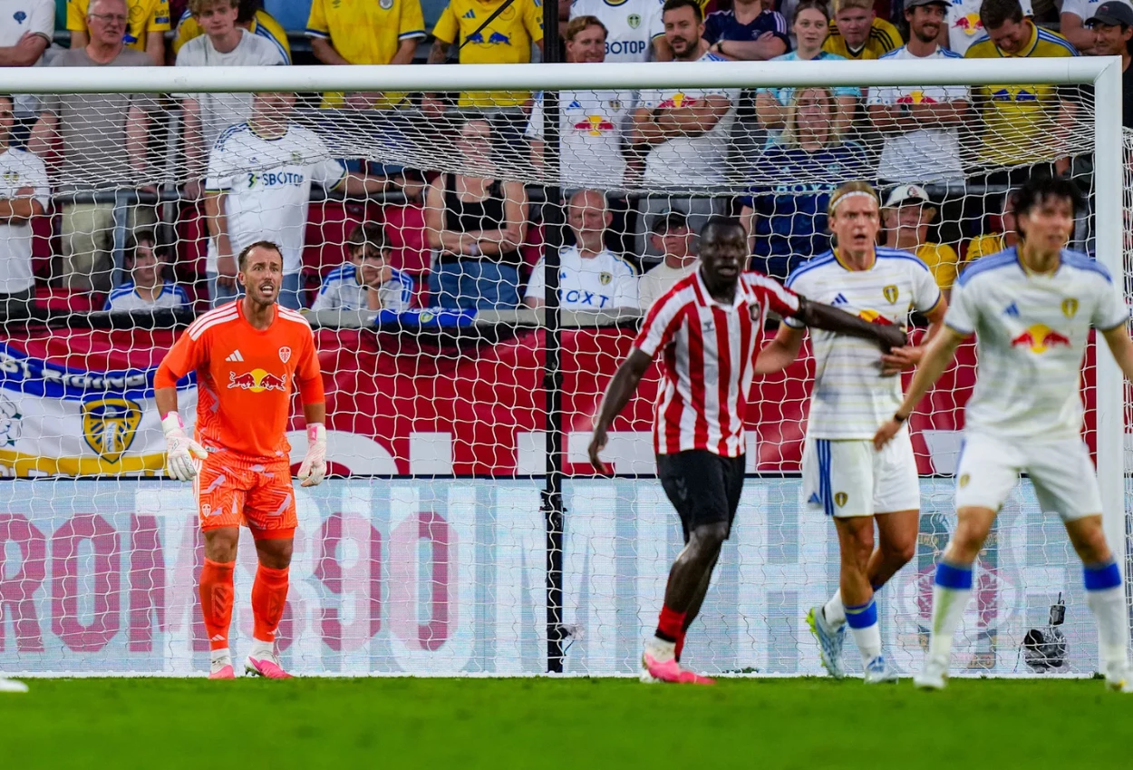 Leeds vs Sunderland 1 0 Gol Jarak Jauh Nmecha Bawa The Whites Menang