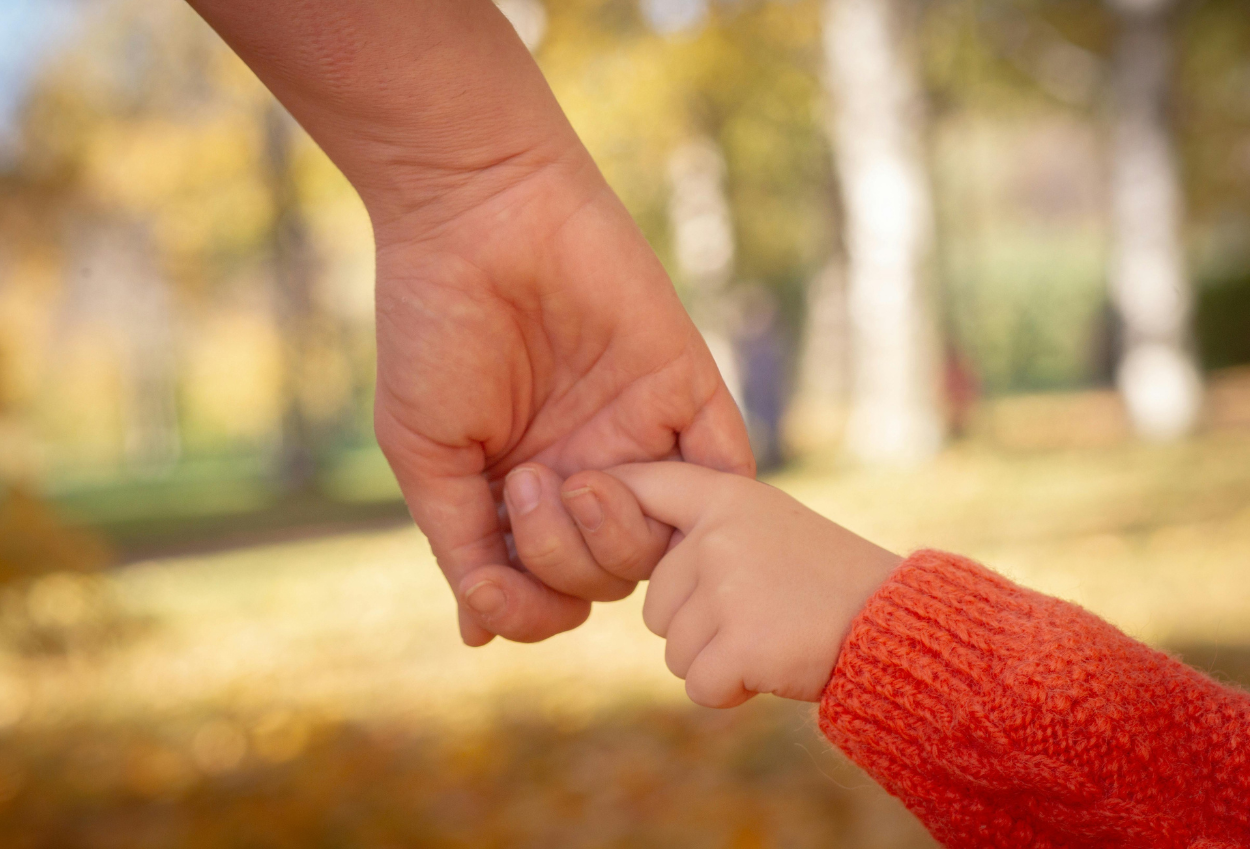 Mengenal Secure Attachment, Bekal Anak untuk Tumbuh Mandiri