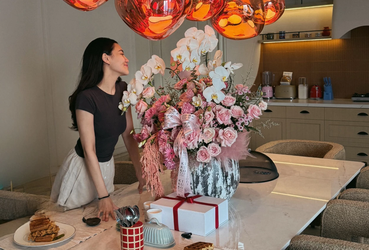 Momen Aaliyah Massaid Dapat Surprise dari Thariq Halilintar di Anniversary Pernikahannya