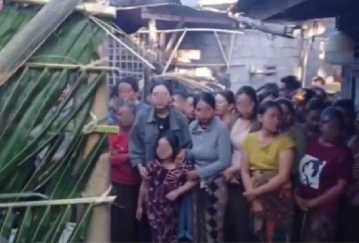 Momen Anak Menangis Histeris saat Ayah Tewas Diamuk Massa usai Diduga Curi Ayam