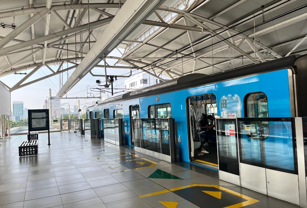 Naik MRT Jakarta Kini Bisa Pakai Kartu Kredit Tanpa Beli Tiket