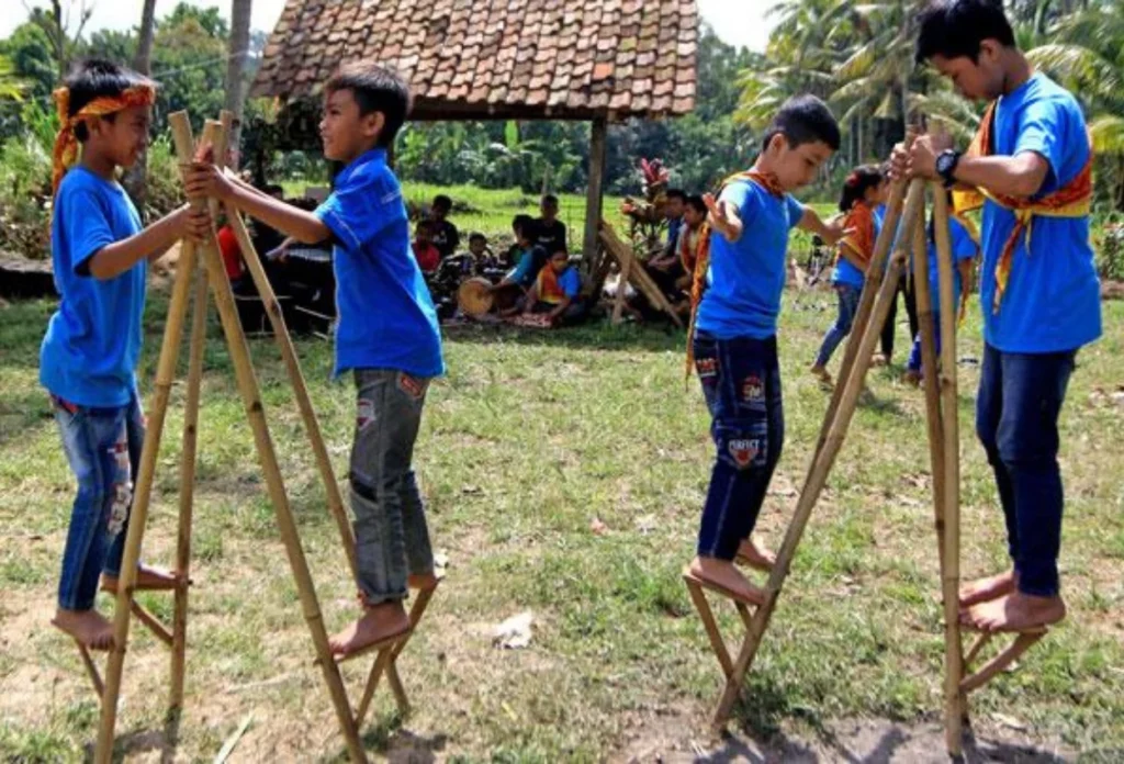 Permainan Egrang Terkenal hingga Mancanegara