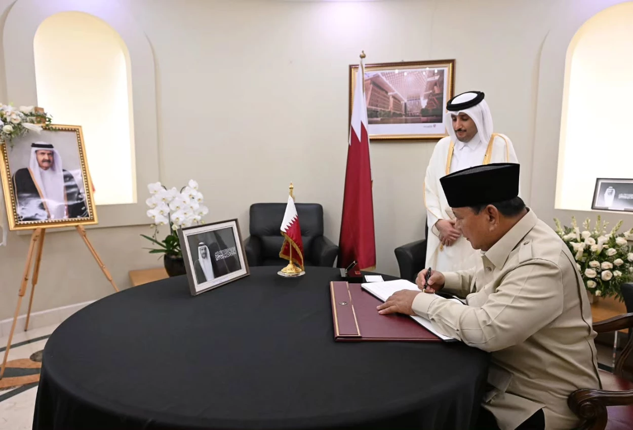 Prabowo Tulis Pesan Duka untuk Sheikh Hamad di Kedubes Qatar, Ini Isinya