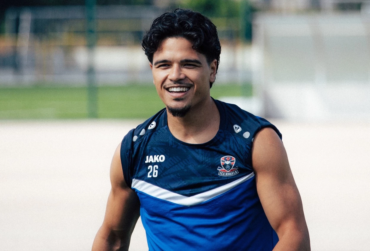 Ragnar Oratmangoen Resmi Gabung Persib, Susul Sandy Walsh