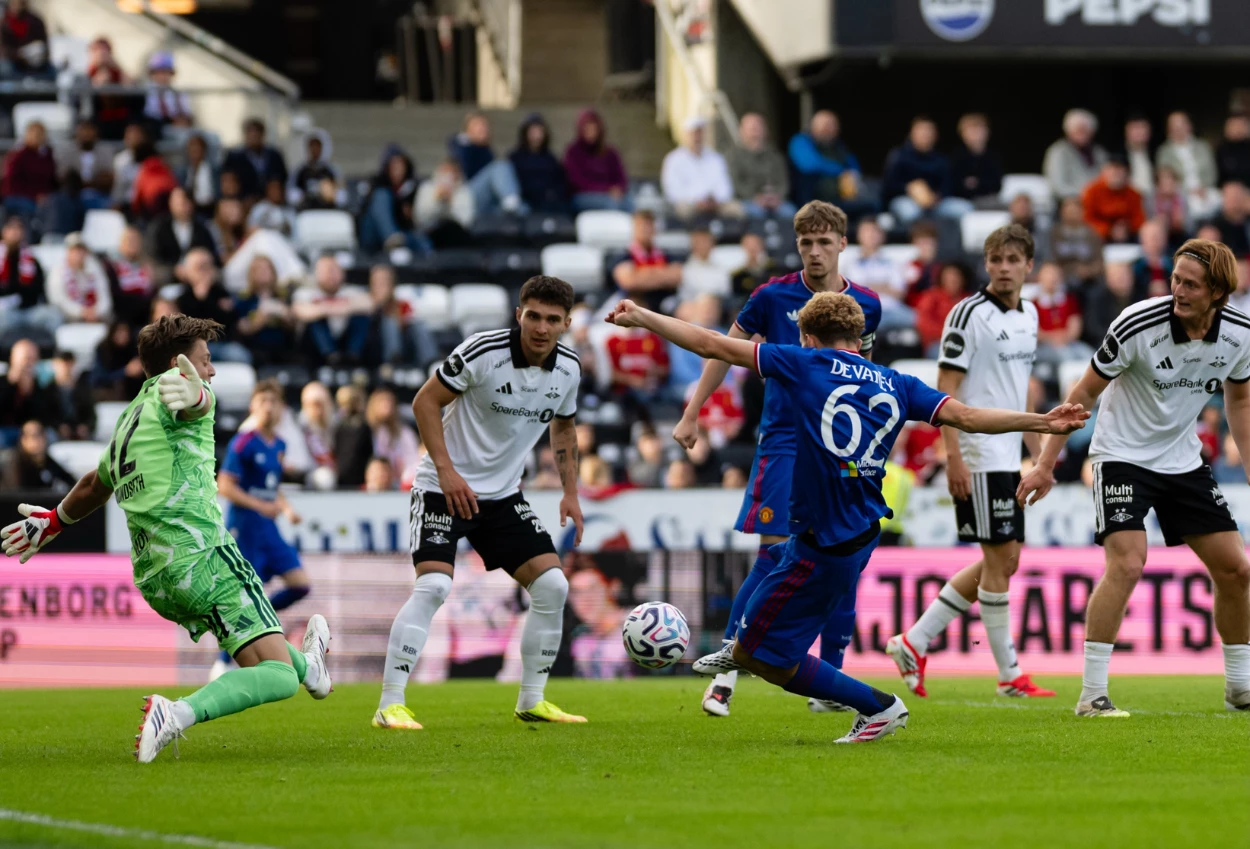 Rosenborg vs Man Utd 0 5 Setan Merah Menang Telak di Laga Uji Coba Pramusim