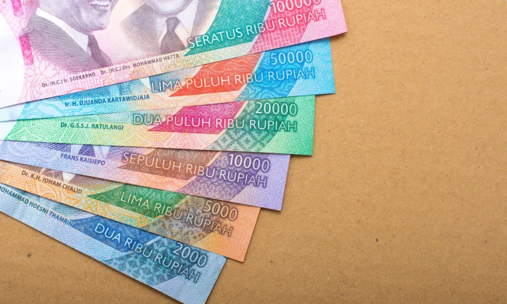Rupiah Hari Ini 16 Juli 2026 Masih Tertekan di Level Rp18.000 per Dolar