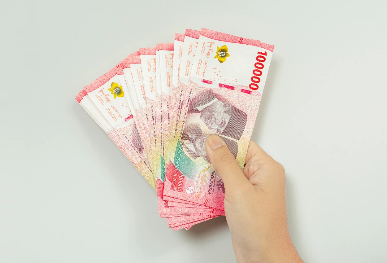 Rupiah Hari Ini 29 Juli 2026 Tertekan di Level Rp18.000 per Dolar
