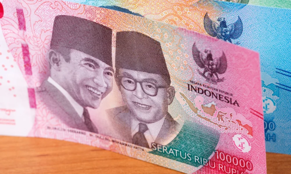 Rupiah Hari Ini Mata Uang Garuda Tersungkur di Awal Perdagangan Juli