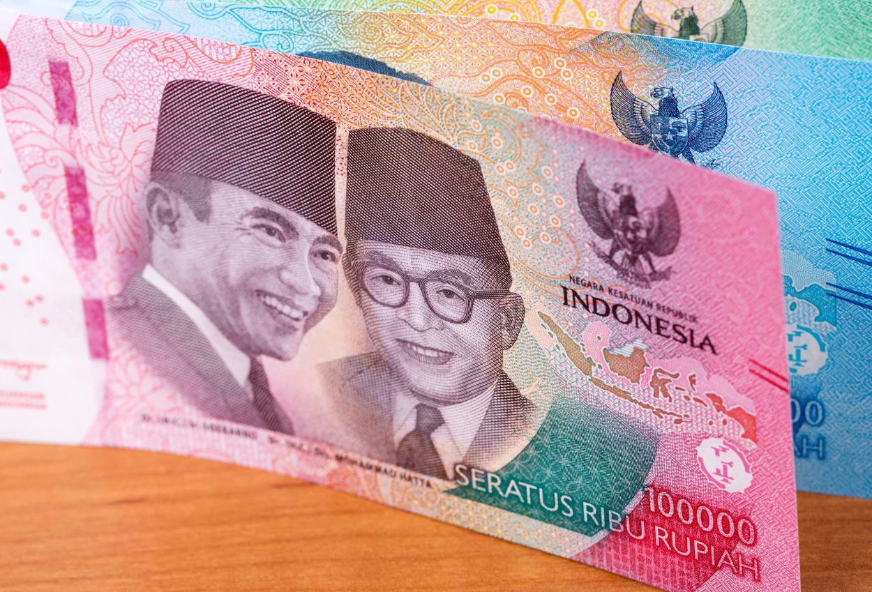 Rupiah Hari Ini Mata Uang Garuda Tersungkur di Awal Perdagangan Juli