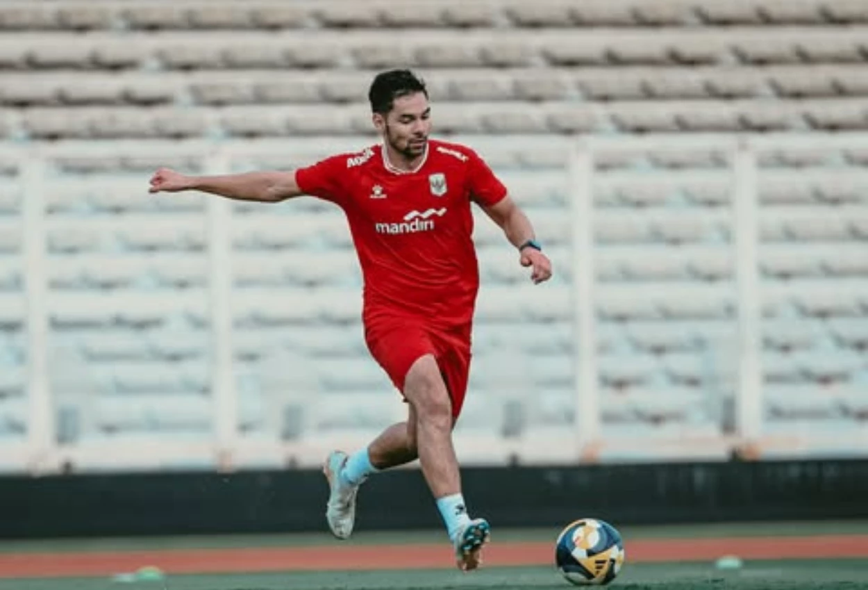 Sandy Walsh Resmi Gabung Persib Bandung