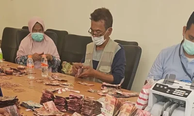 Uang Rp1,54 M Milik Warga Batang untuk Kuliah Anak Rusak Terendam Banjir Rob