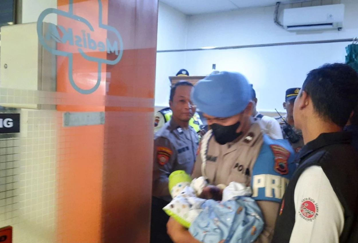 Viral! Bayi Laki Laki Ditemukan di KA Sancaka Jurusan Jogja Surabaya