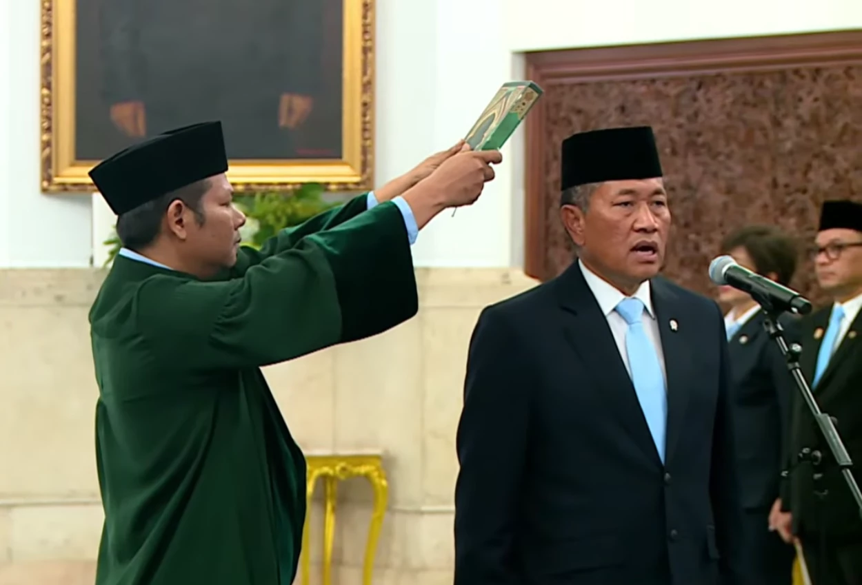 Wamenhan Donny Ermawan Dilantik Prabowo jadi Gubernur Universitas Republik Indonesia